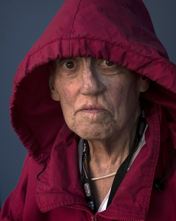 https://pixabay.com/photos/people-portrait-woman-elderly-2429223/